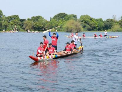 Hấp dẫn xem các đội đua ghe dịp đầu Xuân