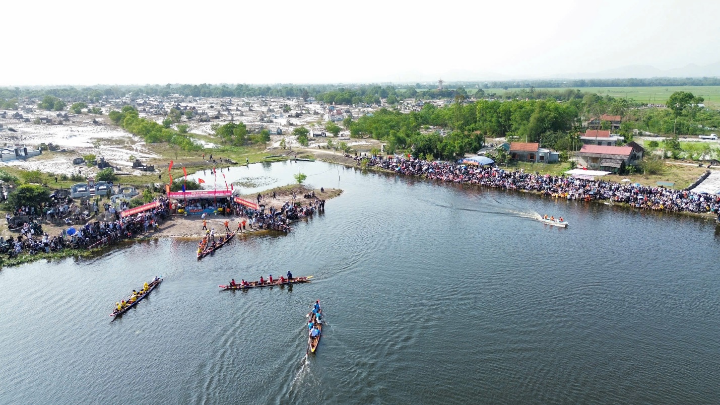 Hấp dẫn xem các đội đua ghe dịp đầu Xuân - 1