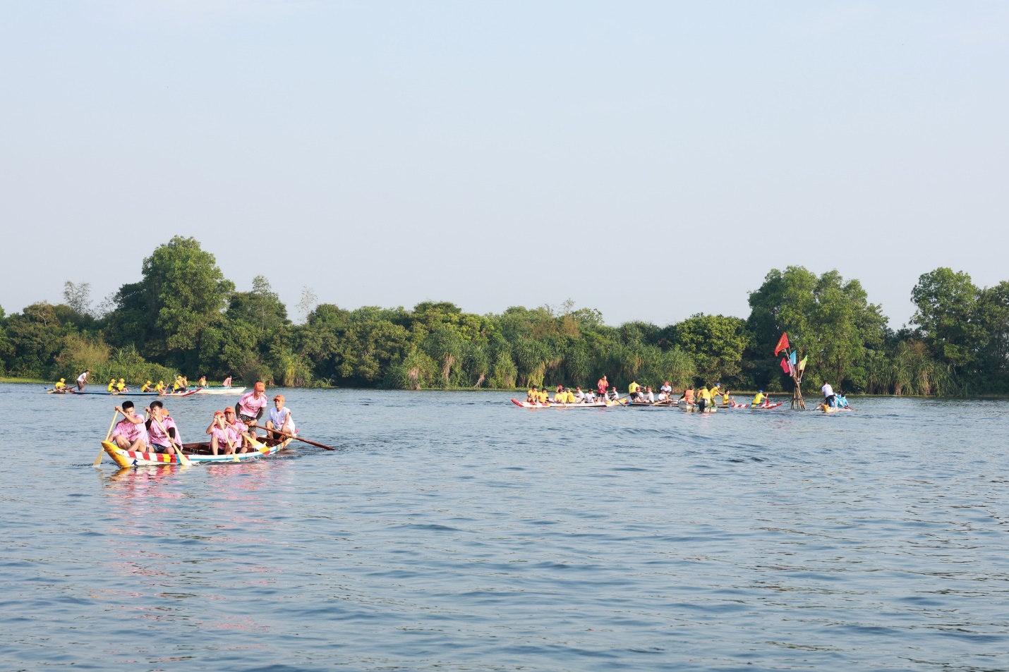 Hấp dẫn xem các đội đua ghe dịp đầu Xuân - 6