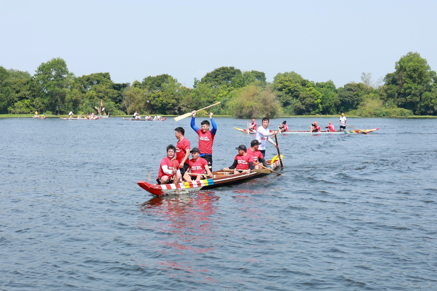 Hấp dẫn xem các đội đua ghe dịp đầu Xuân - 7