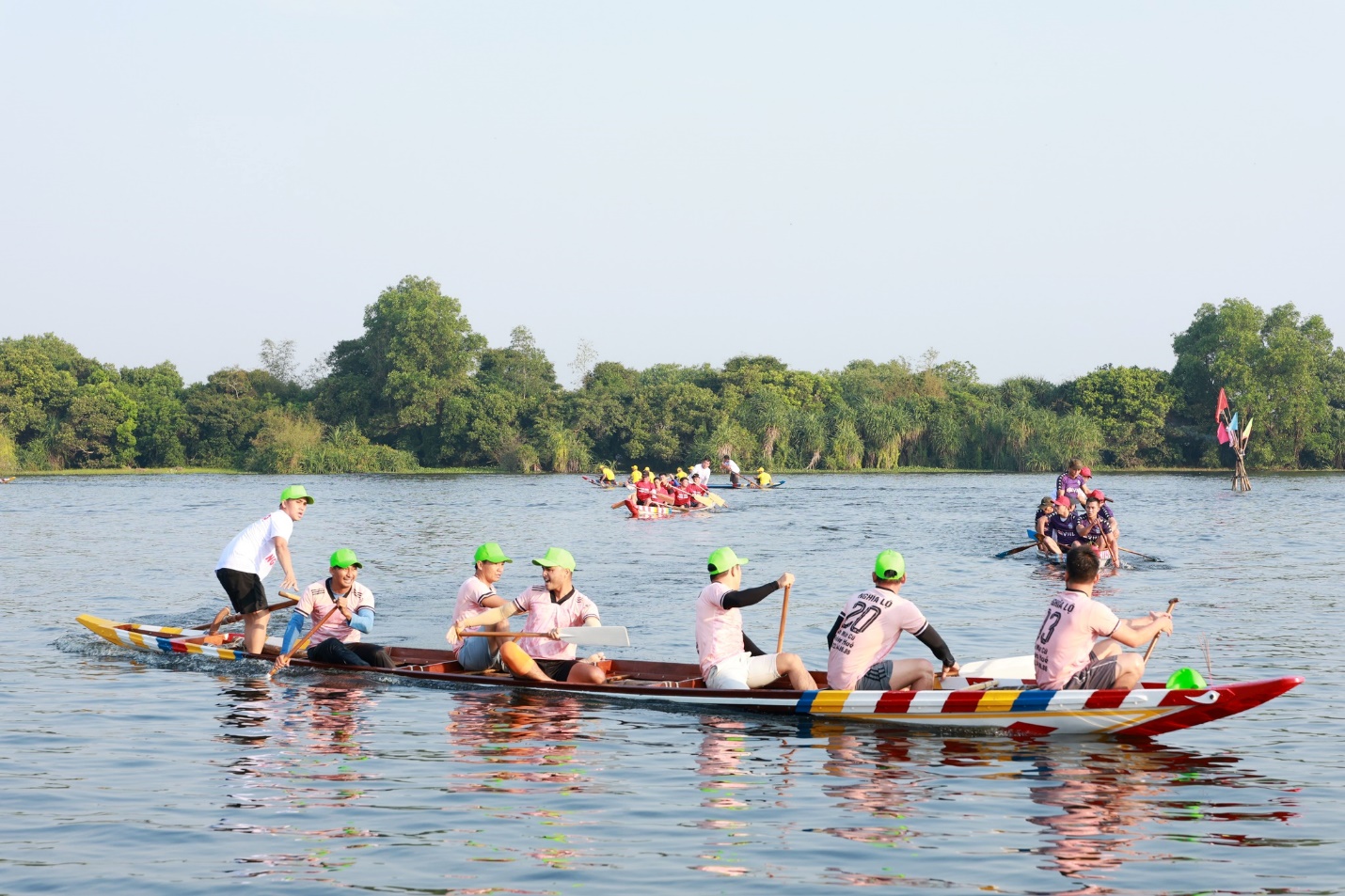 Hấp dẫn xem các đội đua ghe dịp đầu Xuân - 8