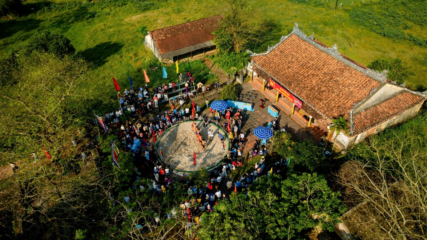 Ngày Tết, về Thủ Lễ xem hội Vật truyền thống - 1