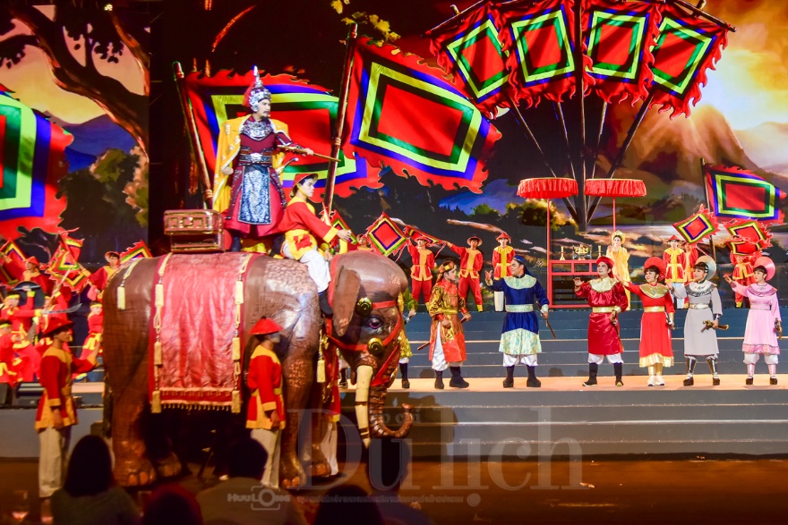 Nghe tiếng trống trận xuất quân hào hùng giữa lòng phố thị - 6