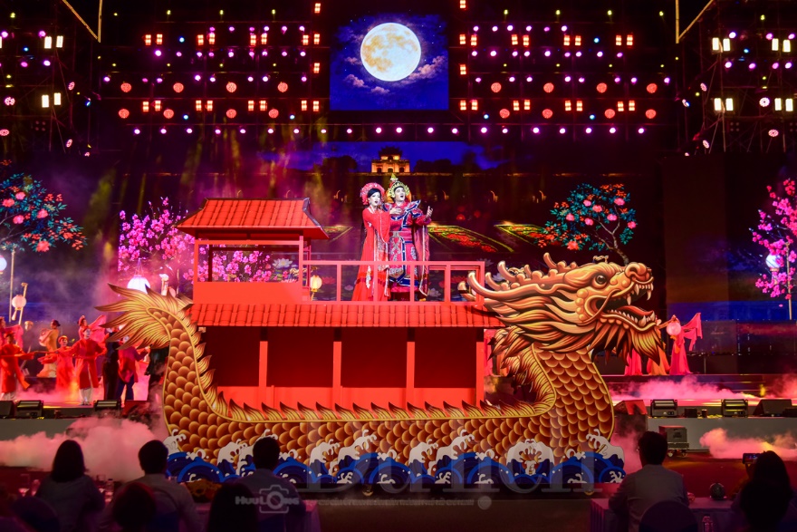 Nghe tiếng trống trận xuất quân hào hùng giữa lòng phố thị - 9