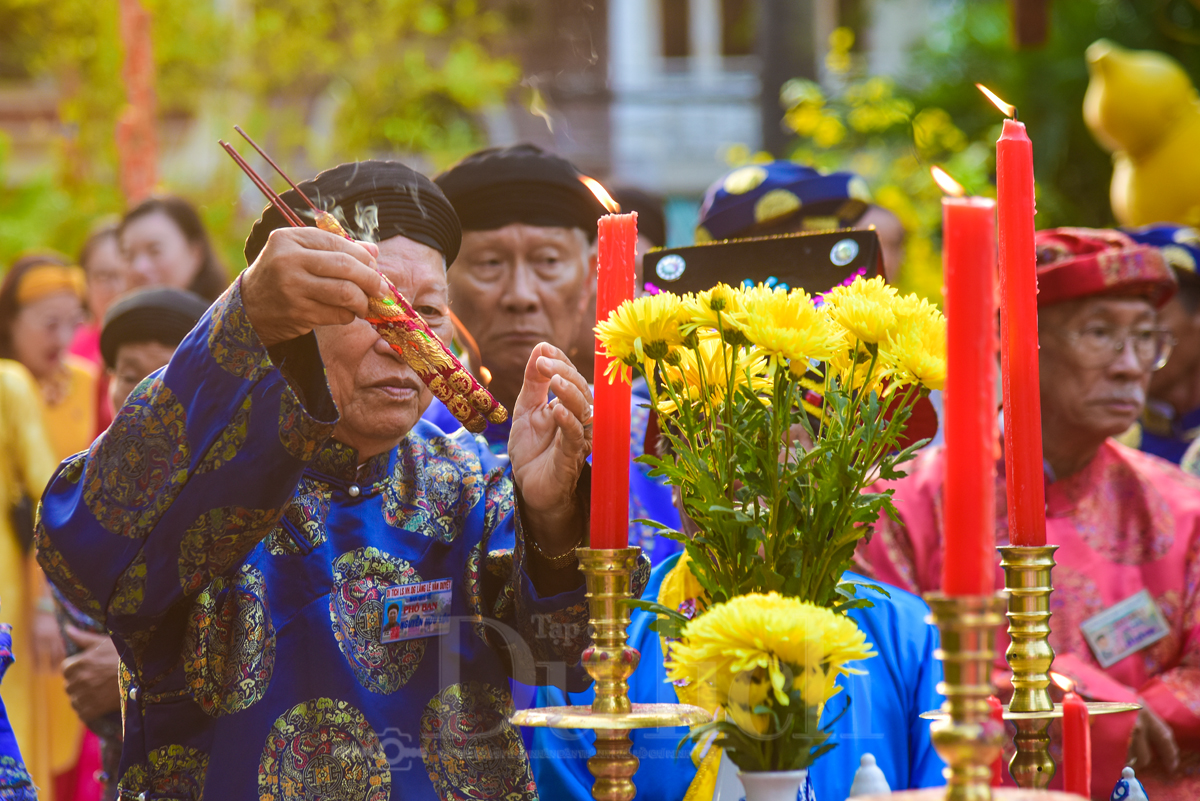 Hành hương về viếng lăng Đức Tả quân: Nơi ký ức trăm năm hòa quyện cùng sắc xuân Khai hạ - 3