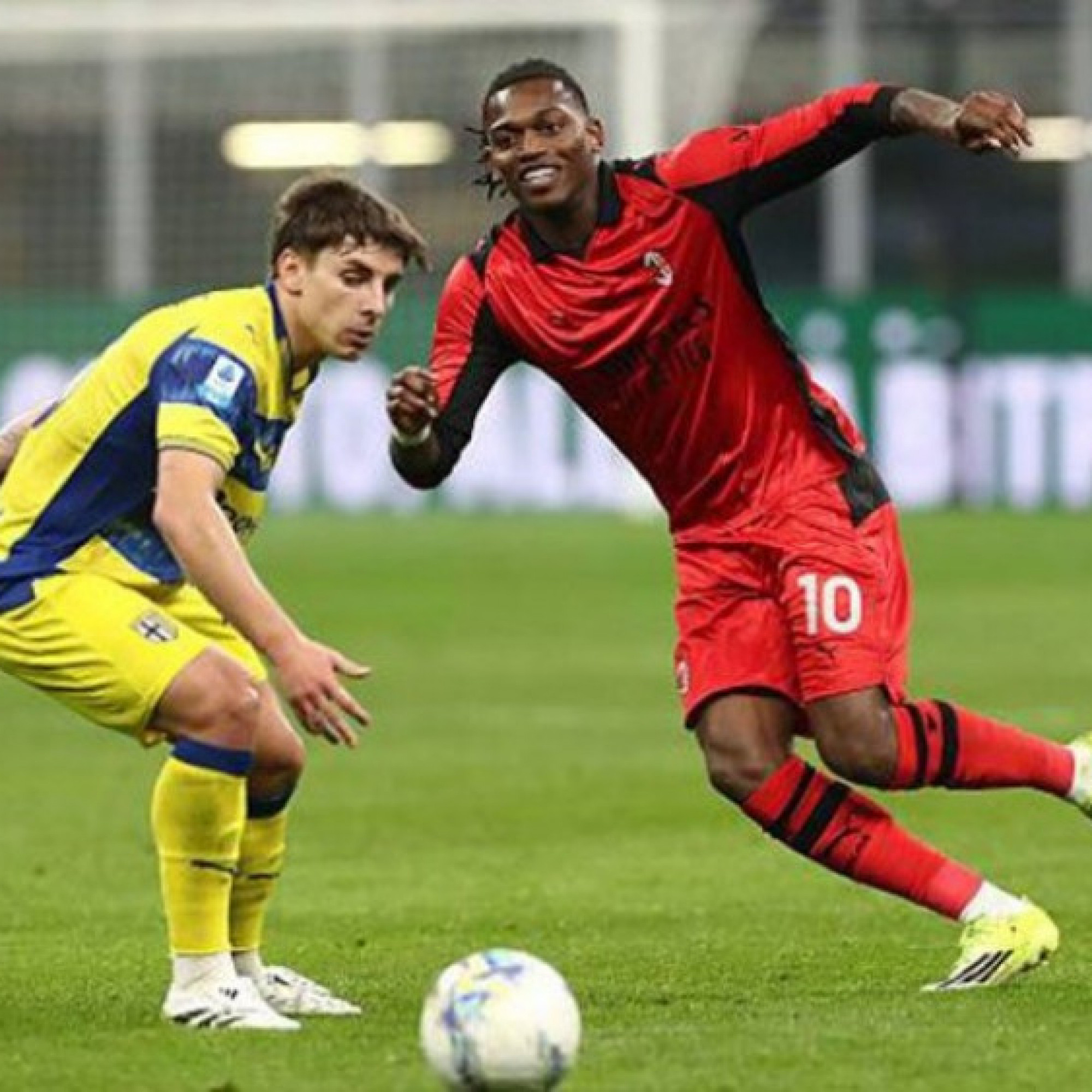  - Video bóng đá AC Milan - Parma: Thiệt đơn thiệt kép (Serie A)