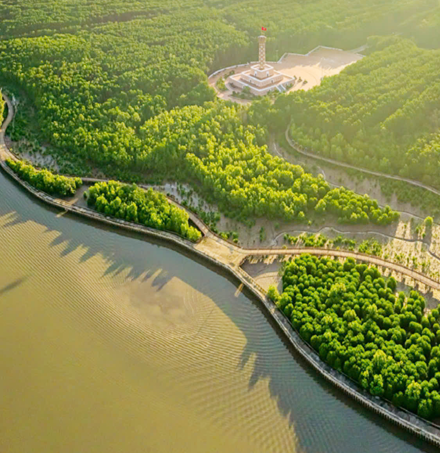 Cà Mau không đánh đổi môi trường lấy tăng trưởng kinh tế - 2