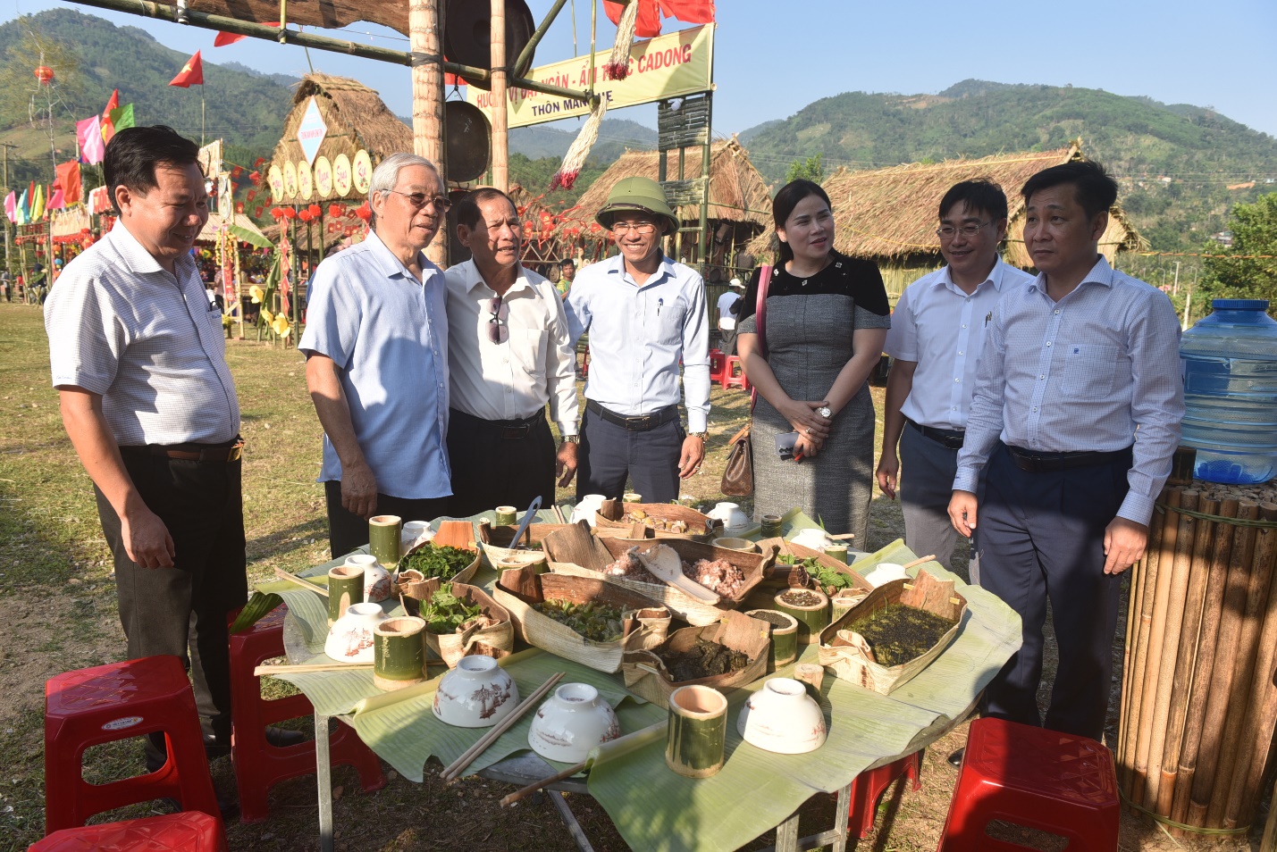 chuoi su kien don xuan moi “cham dai ngan – cham ban sac ca dong” o son tay thuong - 20