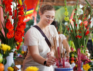 Rộn ràng Lễ hội Cầu Bông tại “Làng du lịch tốt nhất thế giới”