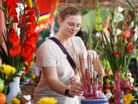  - Rộn ràng Lễ hội Cầu Bông tại “Làng du lịch tốt nhất thế giới”