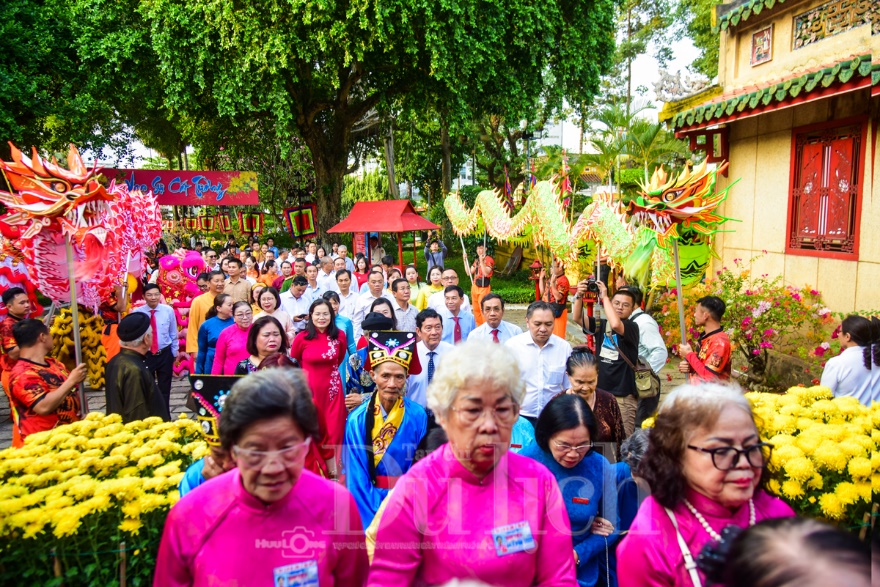 Hành hương về viếng lăng Đức Tả quân: Nơi ký ức trăm năm hòa quyện cùng sắc xuân Khai hạ - 13