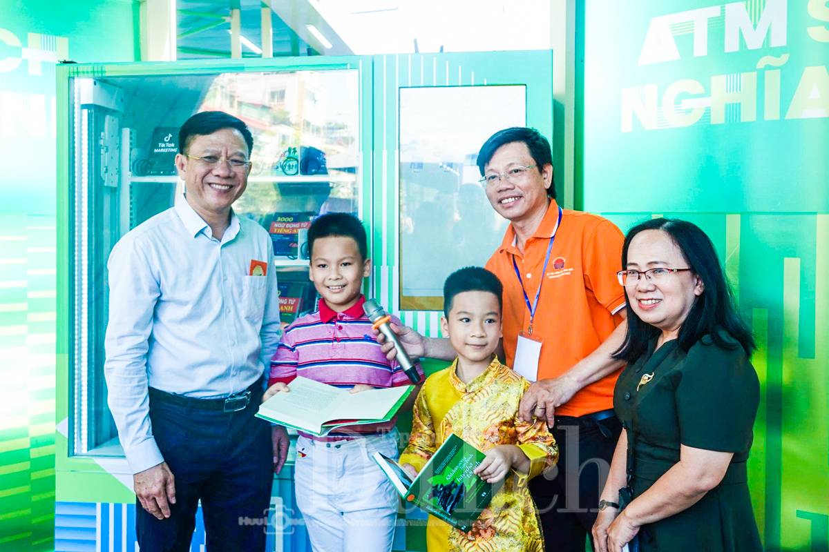 Từ “Rừng tre kể chuyện” đến AI, AR: Diện mạo mới của Đường sách Tết 2026 - 5