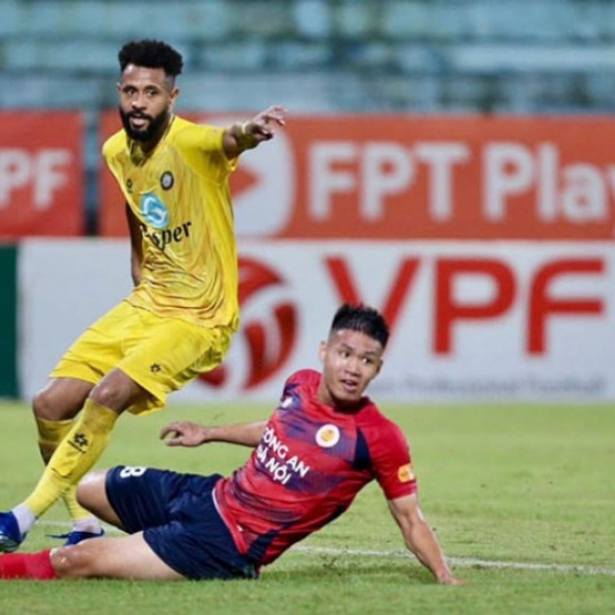  - Trực tiếp bóng đá Thanh Hóa - Công an Hà Nội: Chủ nhà mất "máy quét hạng nhất" (V-League)