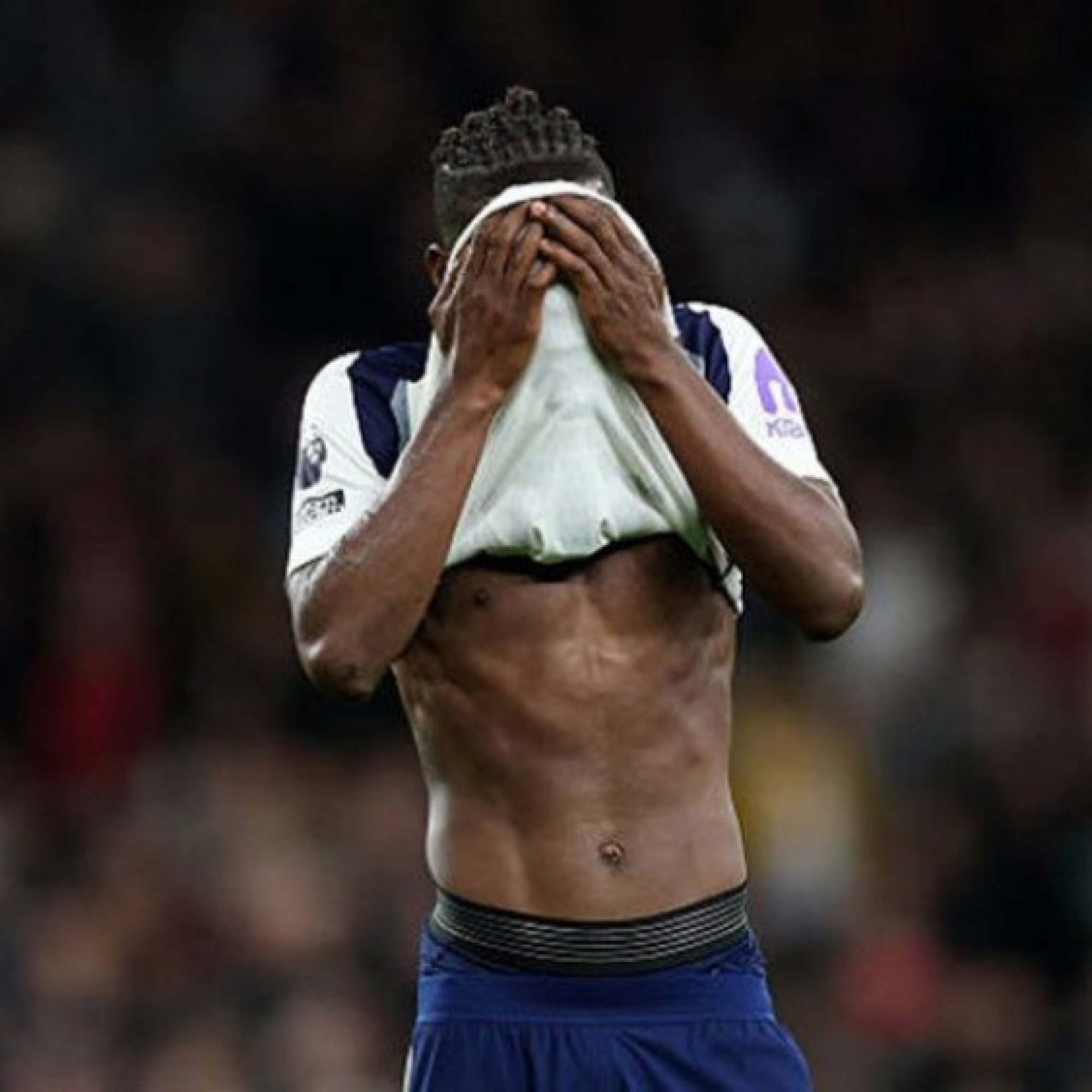 Tottenham có thể xuống hạng & những tiền lệ đau đớn của Ngoại hạng Anh