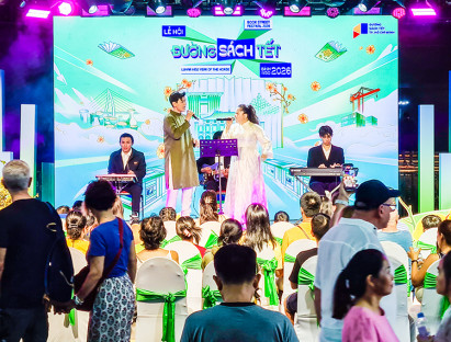 Suy ngẫm - Từ “Rừng tre kể chuyện” đến AI, AR: Diện mạo mới của Đường sách Tết 2026