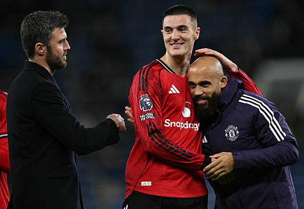 Nóng bảng xếp hạng Ngoại hạng Anh: MU giữ chắc vị trí thứ 4, chờ Arsenal "xử" Chelsea - 1