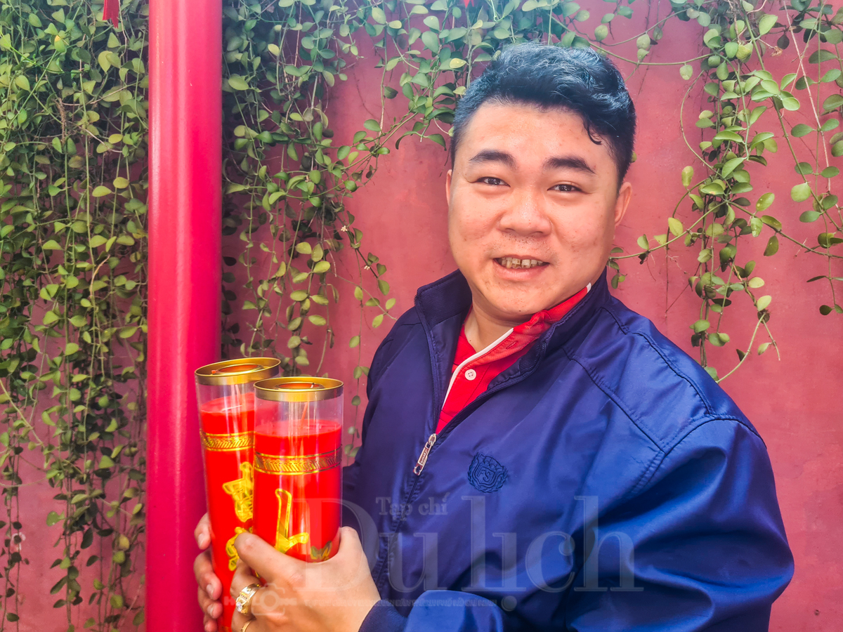 ‘Biển người’ thành kính chen chân lễ Vía Ngọc Hoàng - 8