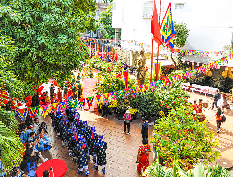 Trẩy hội Đền Trần: Điểm hẹn tâm linh hào khí Đông A giữa lòng phố thị