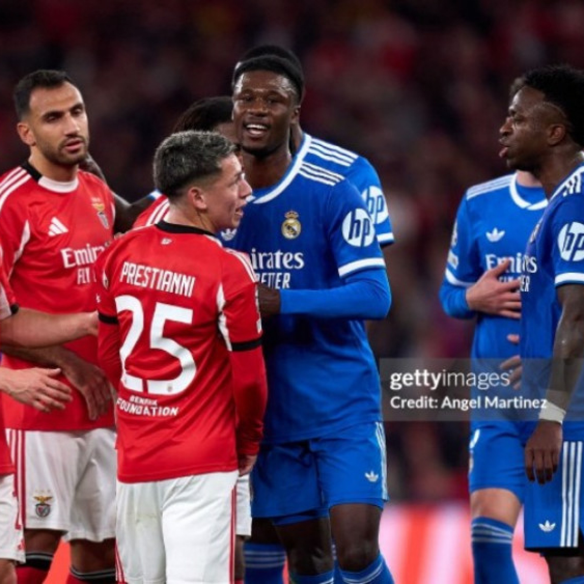  - Sao Benfica bị cấm thi đấu vẫn sang Madrid, MU từ chối hạ giá bán Rashford (Clip tin nóng)