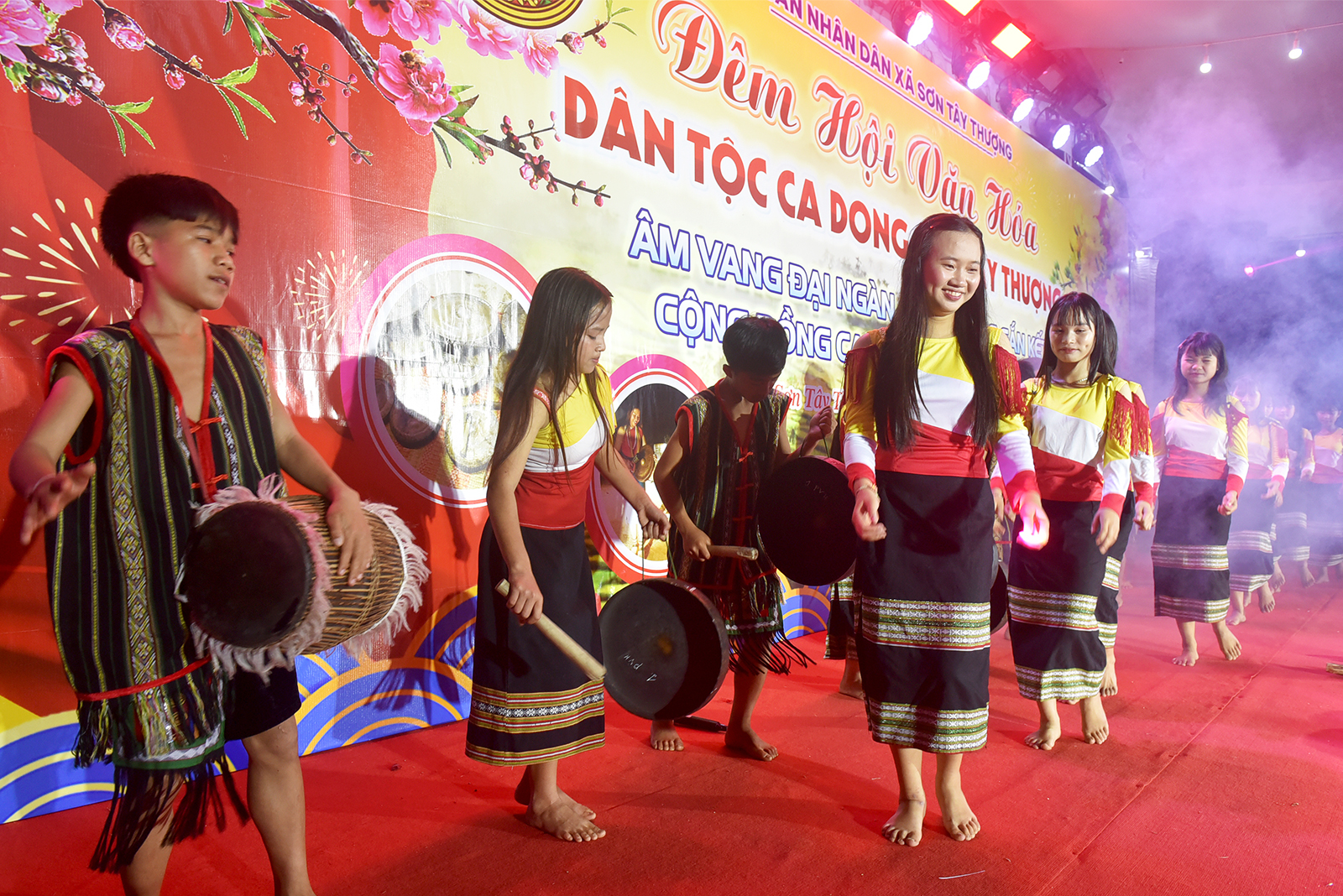 doc dao van hoa dan gian cong chieng o son tay thuong - 6