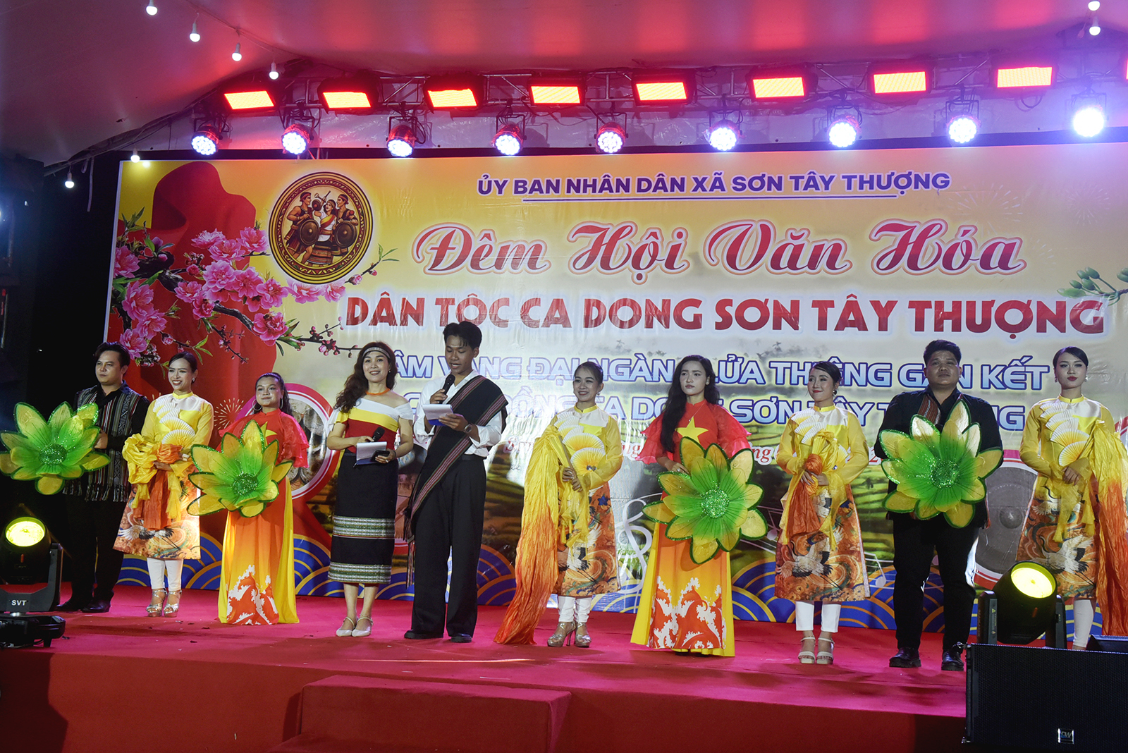 doc dao van hoa dan gian cong chieng o son tay thuong - 7