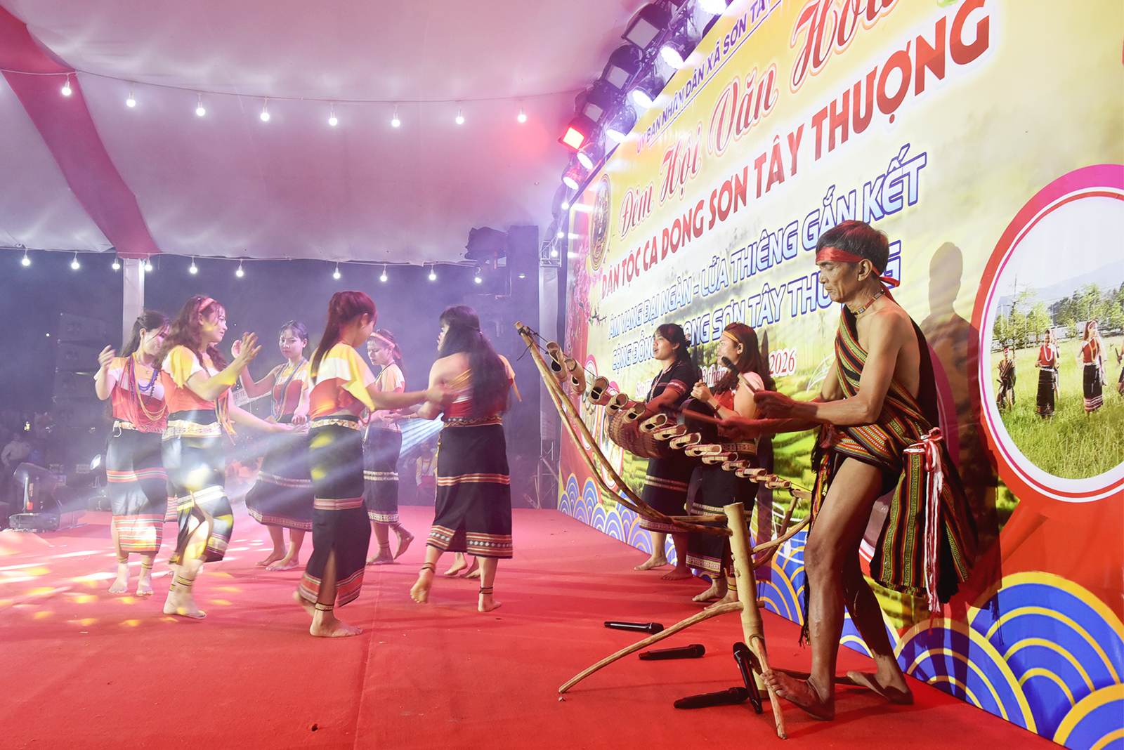 doc dao van hoa dan gian cong chieng o son tay thuong - 12