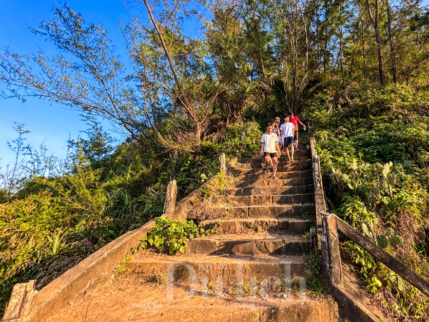 Biển chiều Lệ Thủy, du bước bên gành đá nghe hàng dương ru hát ngàn năm - 8