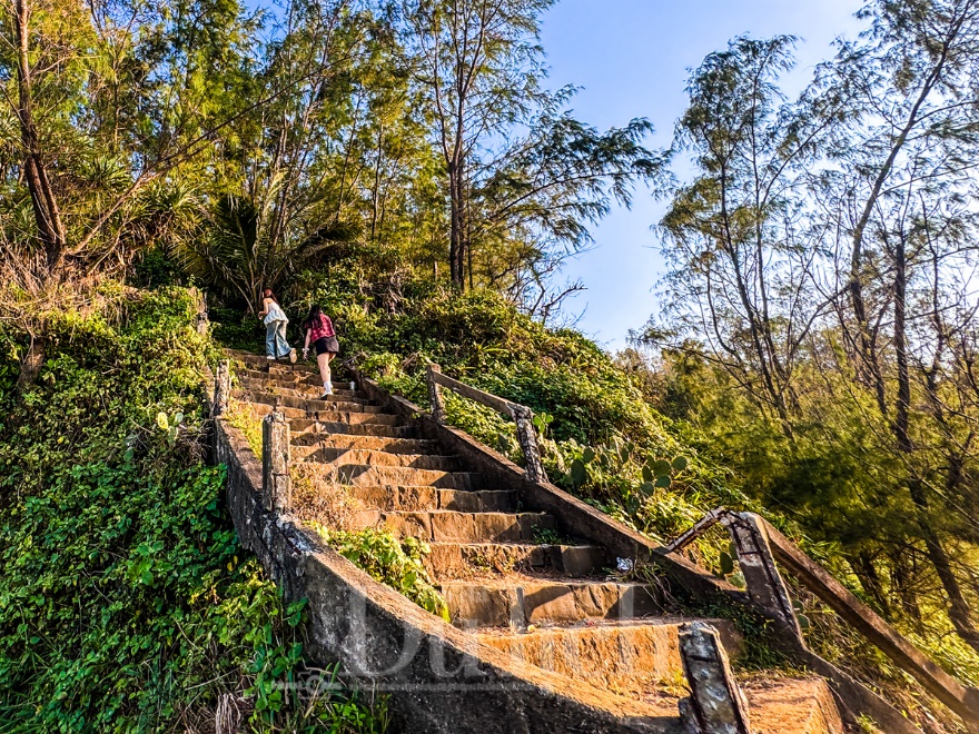 Biển chiều Lệ Thủy, du bước bên gành đá nghe hàng dương ru hát ngàn năm - 9