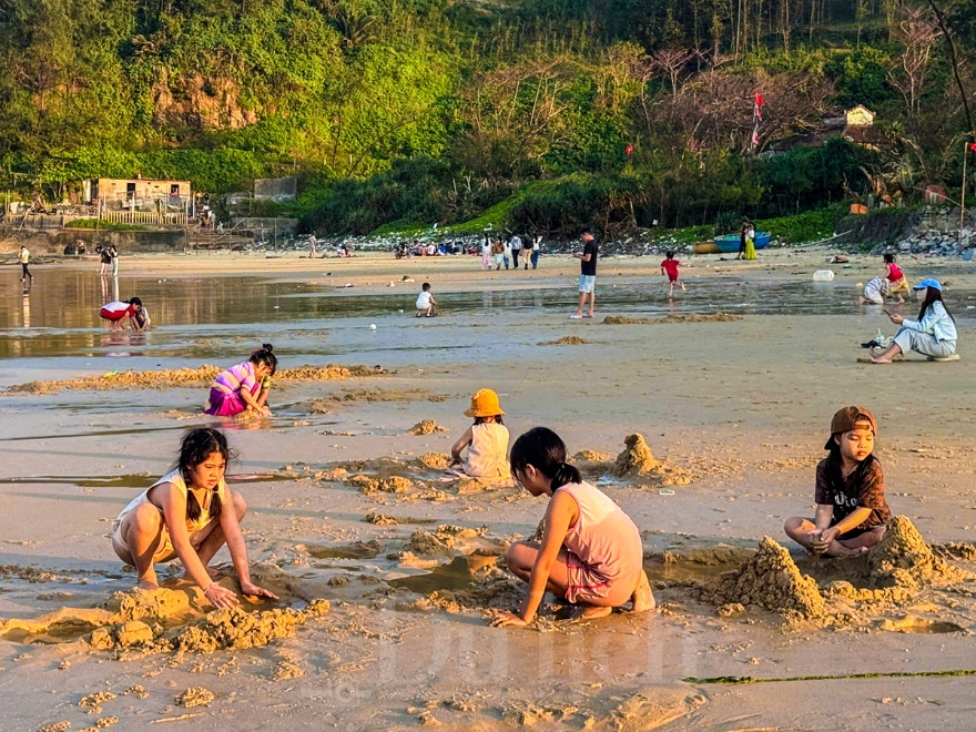 Biển chiều Lệ Thủy, du bước bên gành đá nghe hàng dương ru hát ngàn năm - 13