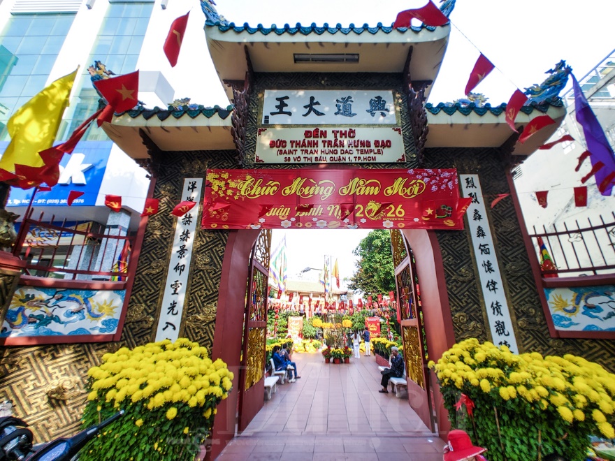 Trẩy hội Đền Trần: Điểm hẹn tâm linh hào khí Đông A giữa lòng phố thị - 1