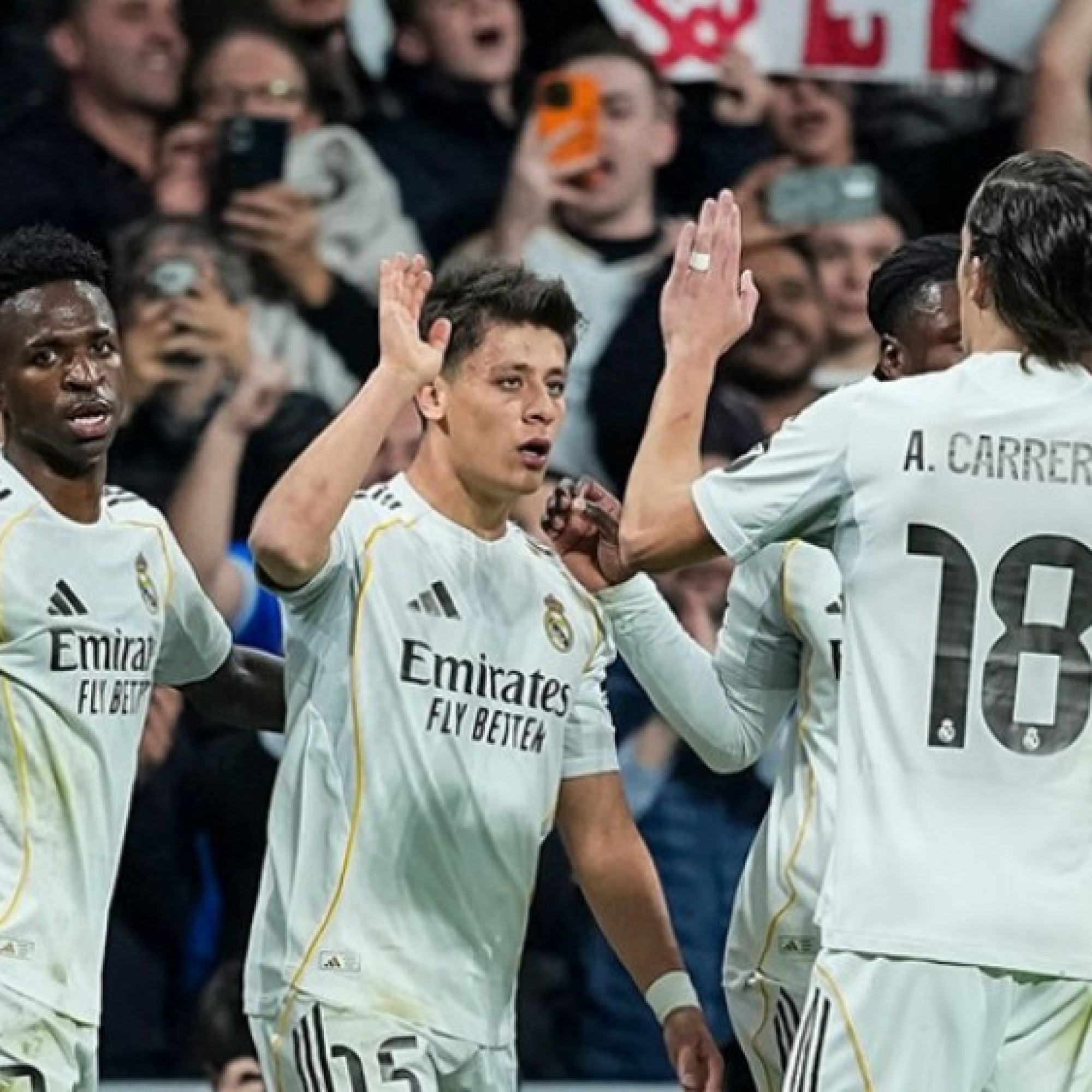  - 16 anh hào vào vòng 1/8 Cúp C1: Real Madrid - PSG vất vả đi tiếp