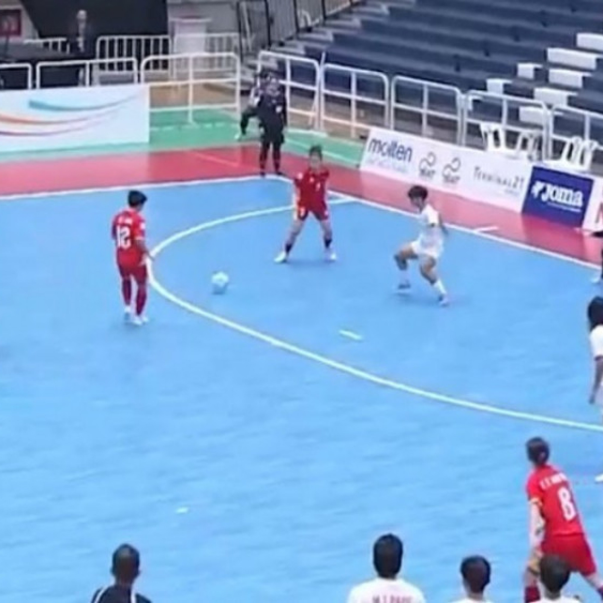  - Trực tiếp bóng đá ĐT nữ Việt Nam - Myanmar: Tới lượt Biện Thị Hằng ghi cú đúp (Futsal nữ Đông Nam Á)