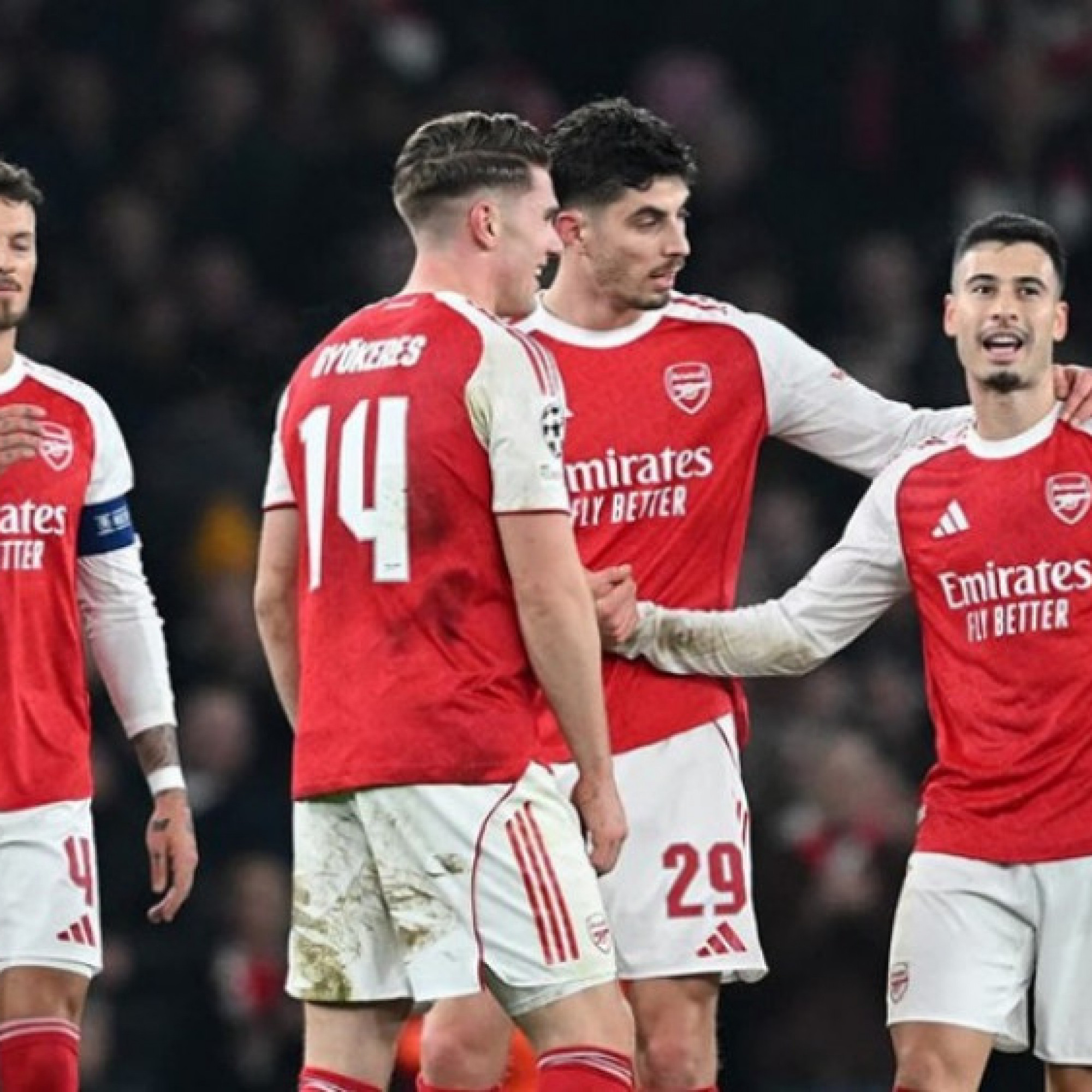  - Bốc thăm thử vòng 1/8 Cúp C1: Arsenal dễ thở, Liverpool vào nhánh "tử thần"