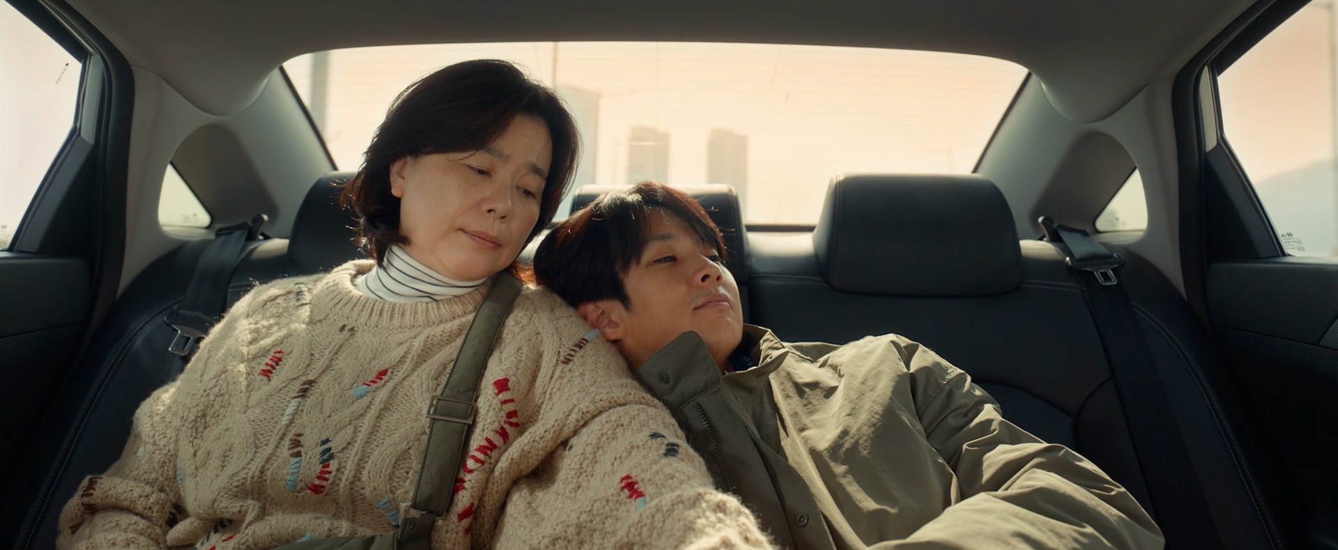 Đếm Ngày Xa Mẹ: Bộ phim cảm động về “bữa cơm mẹ nấu” từ diễn xuất của bộ đôi mẹ con “quốc dân” Choi Woo-sik và Jang Hye-jin - 1