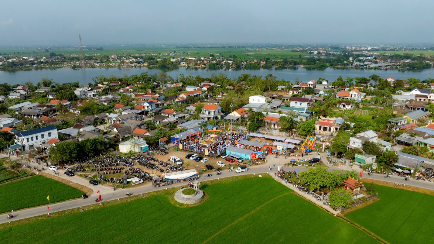 Mồng 10 Tết, về làng Sình xem hội vật - 17