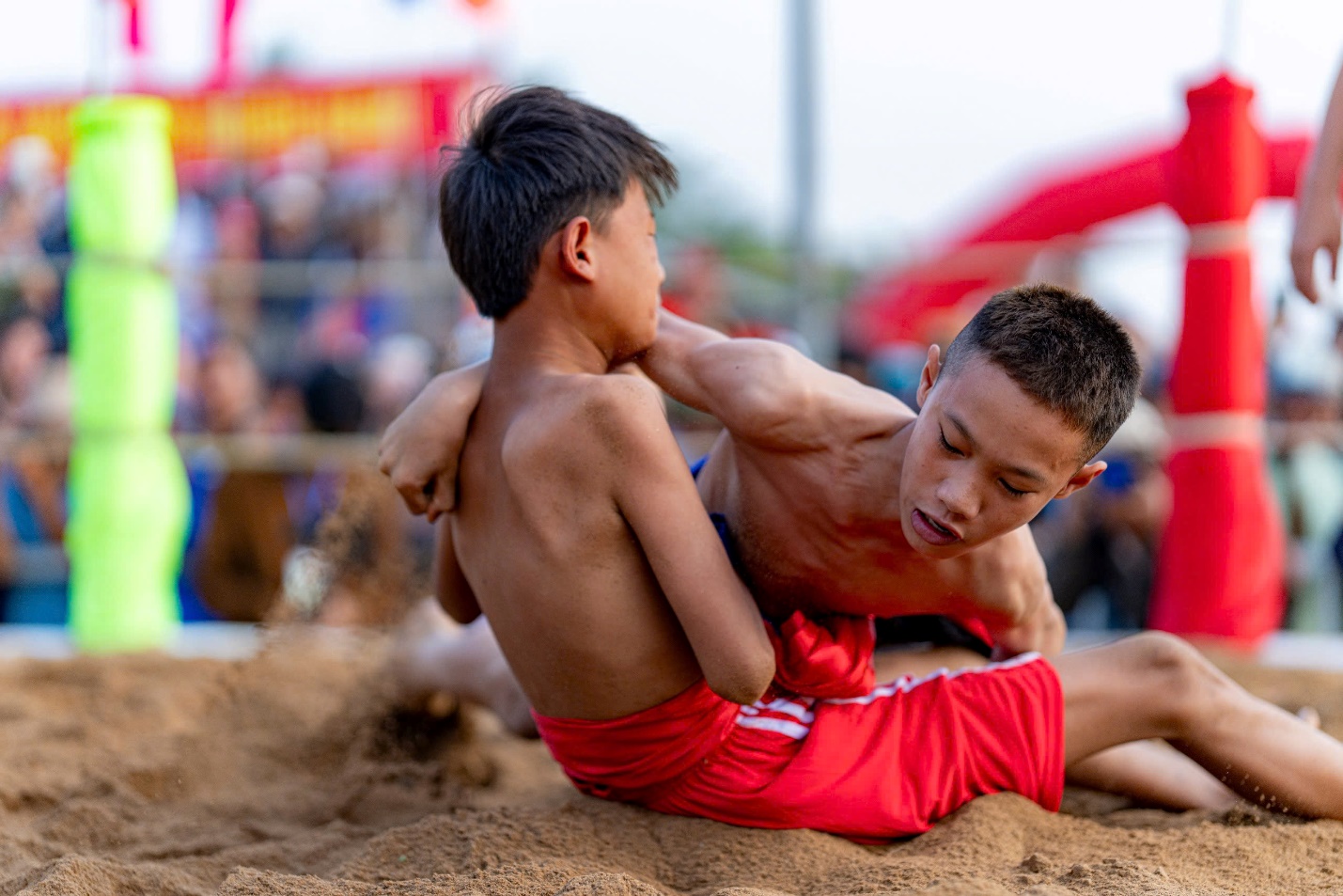 Mồng 10 Tết, về làng Sình xem hội vật - 8