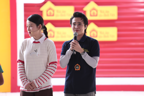 Mái ấm gia đình Việt tập 175: Huỳnh Lập, Puka và Lê Nhân nghẹn ngào trước nỗi lo mồ côi của các em nhỏ có cha mẹ bệnh nặng - 4