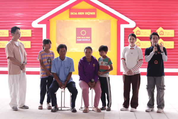 Mái ấm gia đình Việt tập 175: Huỳnh Lập, Puka và Lê Nhân nghẹn ngào trước nỗi lo mồ côi của các em nhỏ có cha mẹ bệnh nặng - 8