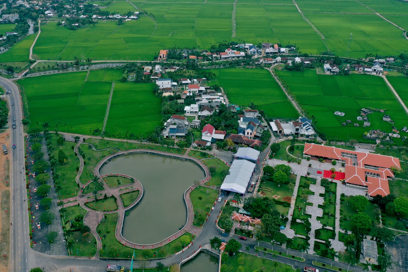 hon 1.500 hien vat tai hien cuoc doi vi nuoc, vi dan cua thu tuong pham van dong - 28