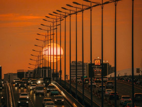  - Hoàng hôn như 'lòng đỏ trứng' dưới chân cầu Sài Gòn