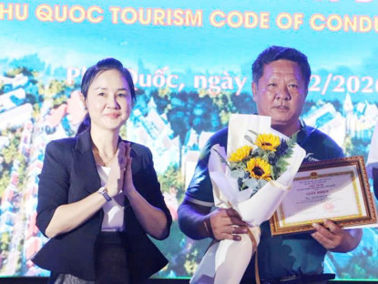  - Cá nhân làm đẹp hình ảnh du lịch Phú Quốc được khen thưởng