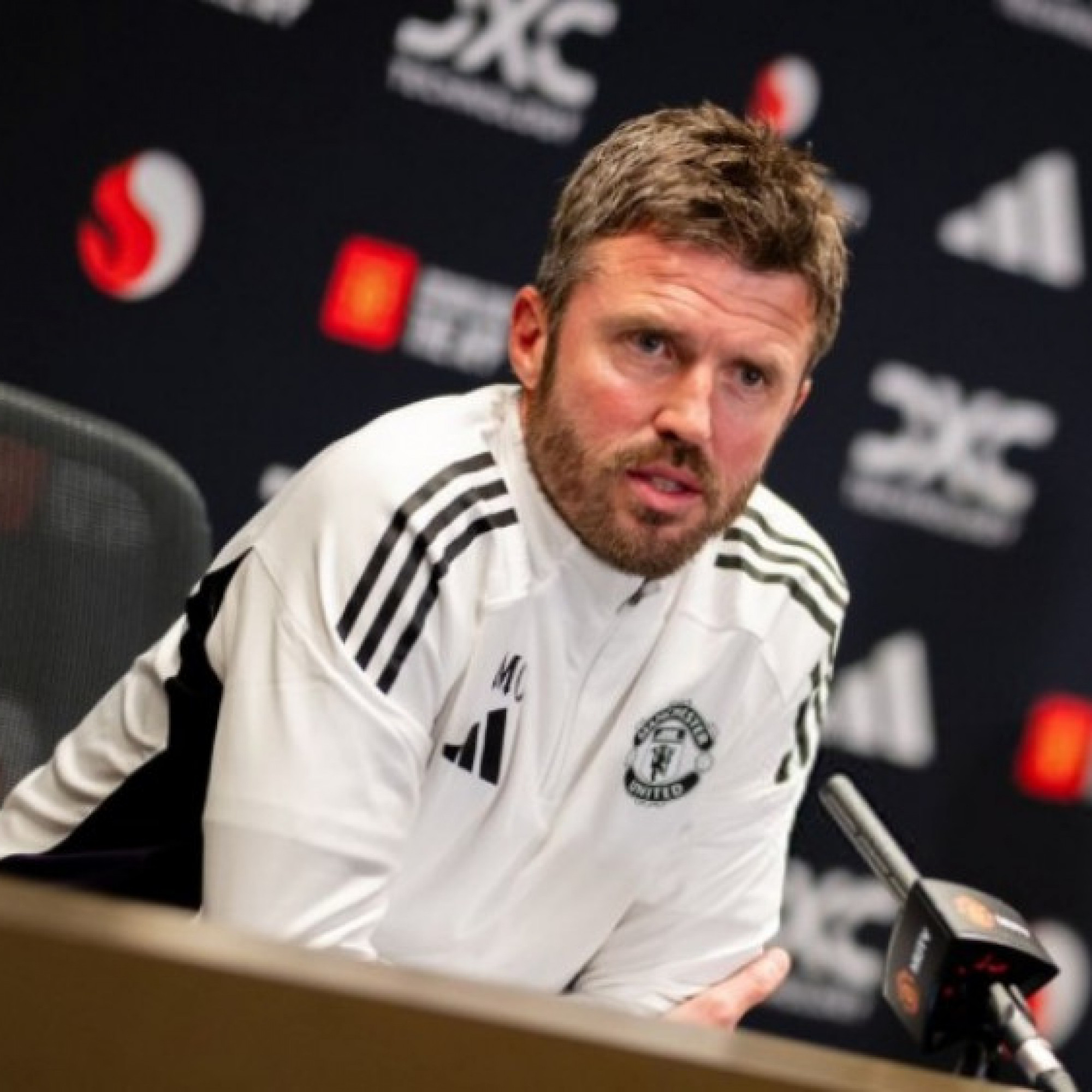  - Họp báo MU - Crystal Palace: Carrick tiết lộ bí quyết chiến thắng, tán dương Maguire