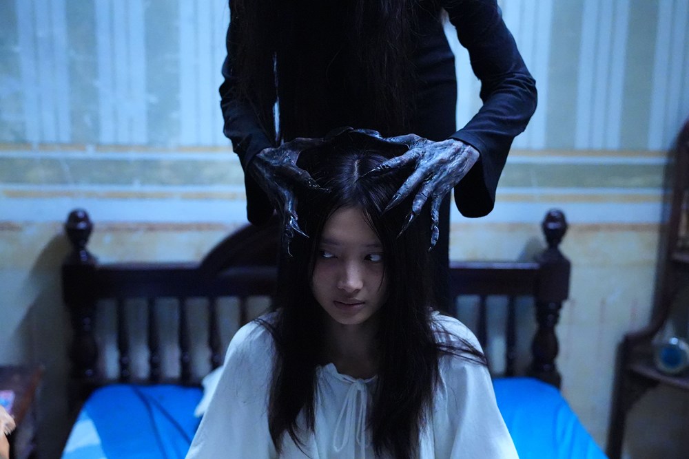 “Quỷ nhập tràng 2”: Khả Như trở lại, mở ra bi kịch gia tộc giữa xưởng vải nhuộm - 1