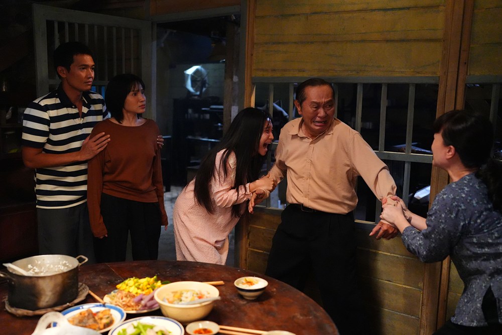 “Quỷ nhập tràng 2”: Khả Như trở lại, mở ra bi kịch gia tộc giữa xưởng vải nhuộm - 3