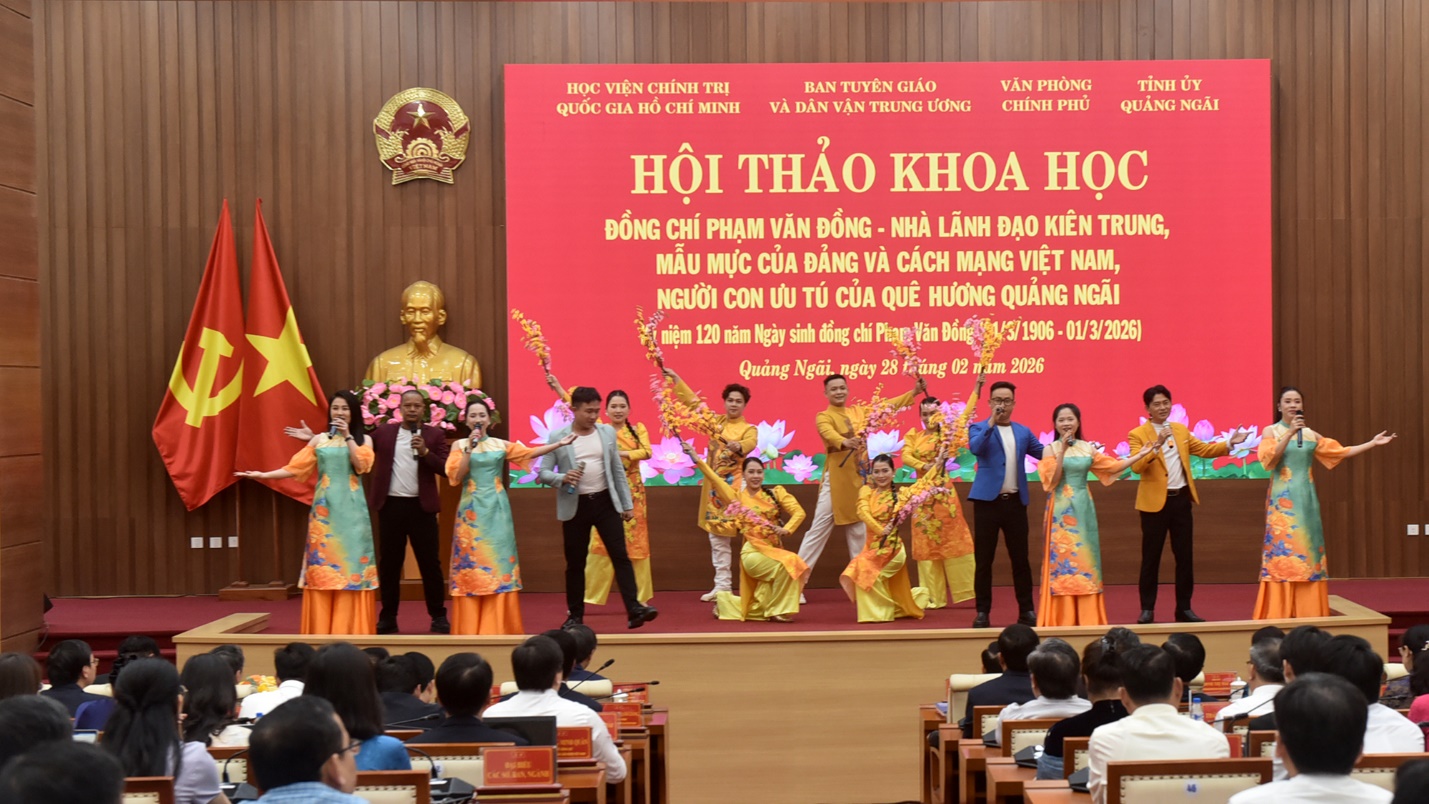 thu tuong pham van dong - nguoi cong san kien trung tan hien vi dat nuoc, nhan dan - 2