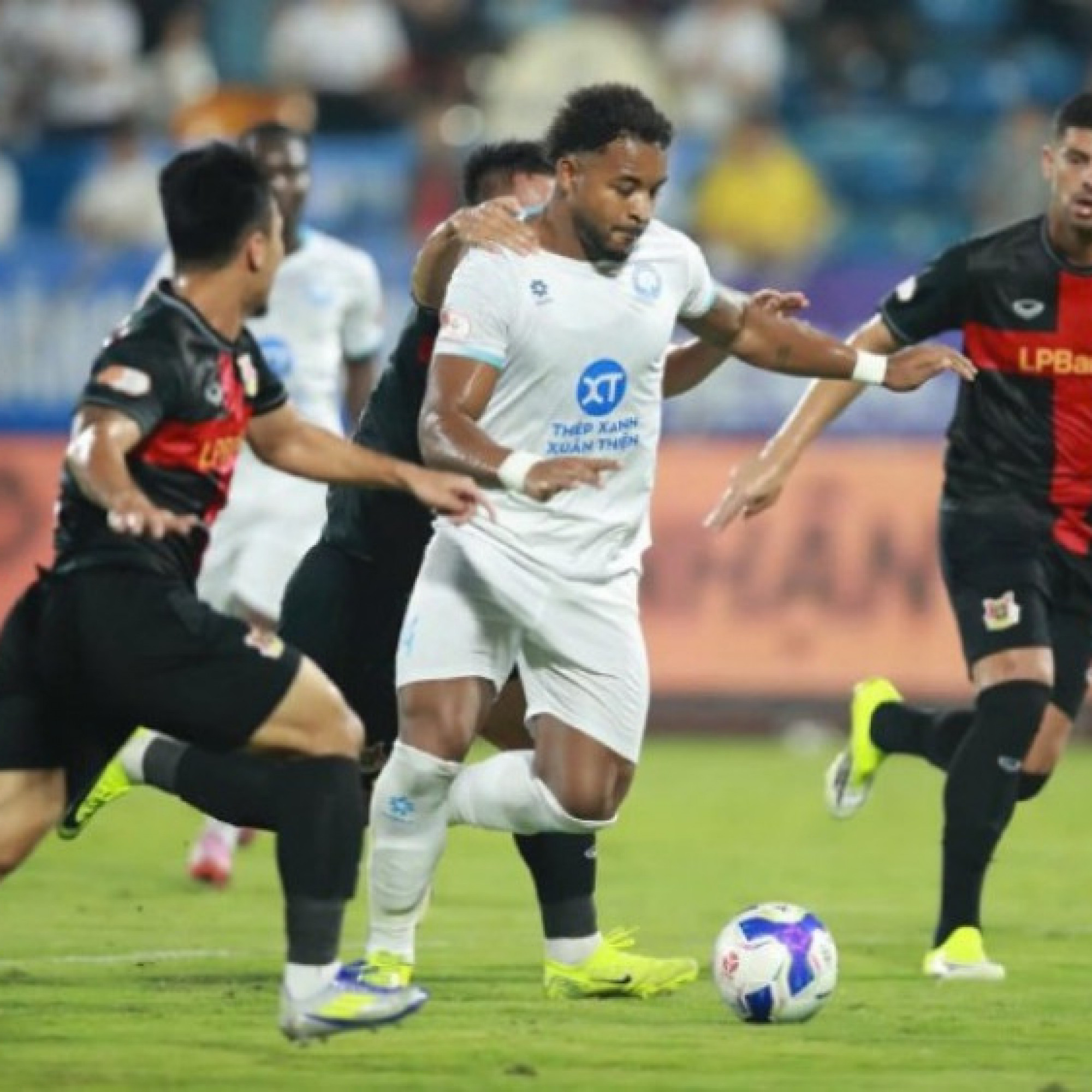  - Video bóng đá Nam Định - Ninh Bình: Xuân Son tỏa sáng, ngược dòng mãn nhãn (V-League)