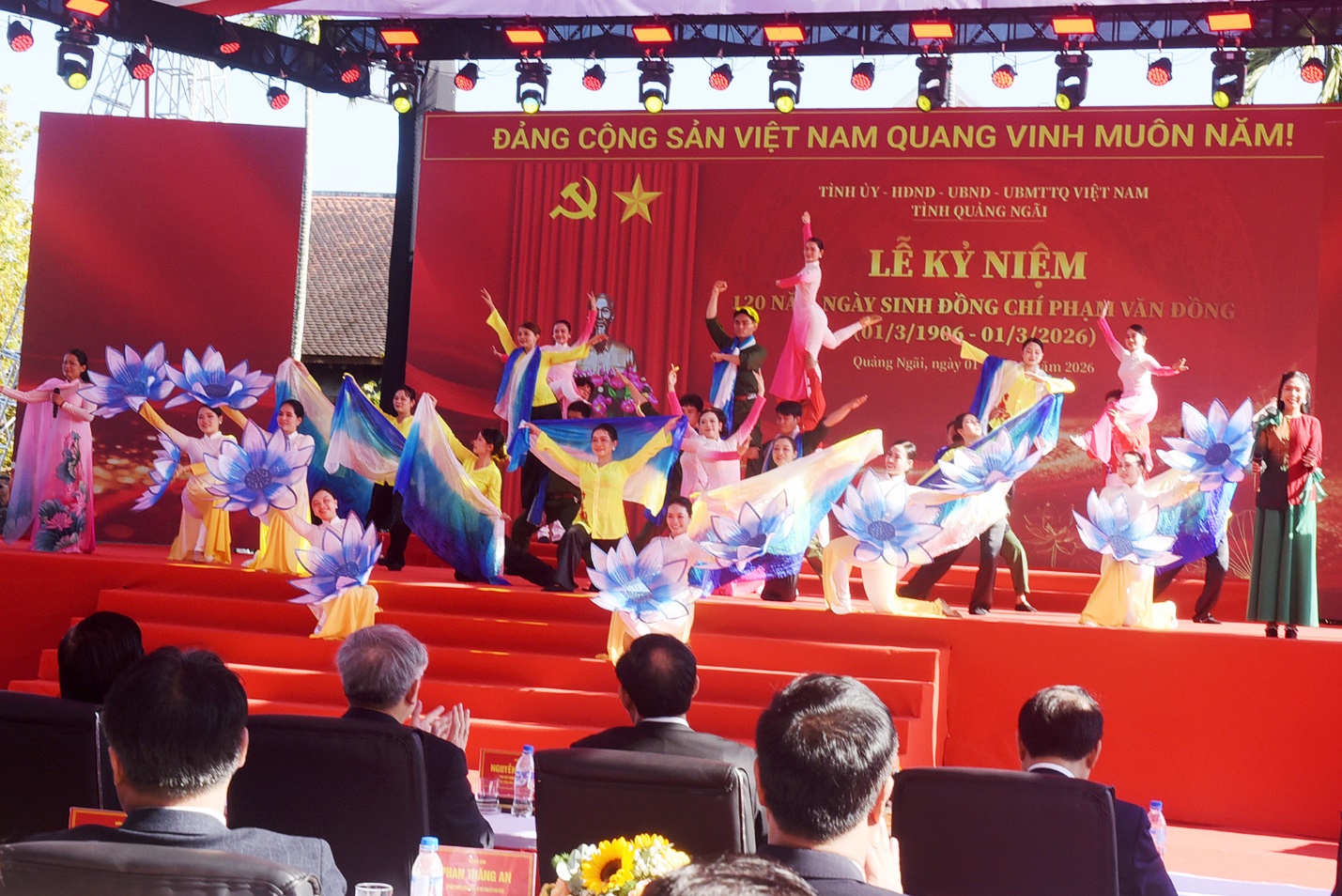 lanh dao dang, nha nuoc du le ky niem  120 nam ngay sinh thu tuong pham van dong - 1