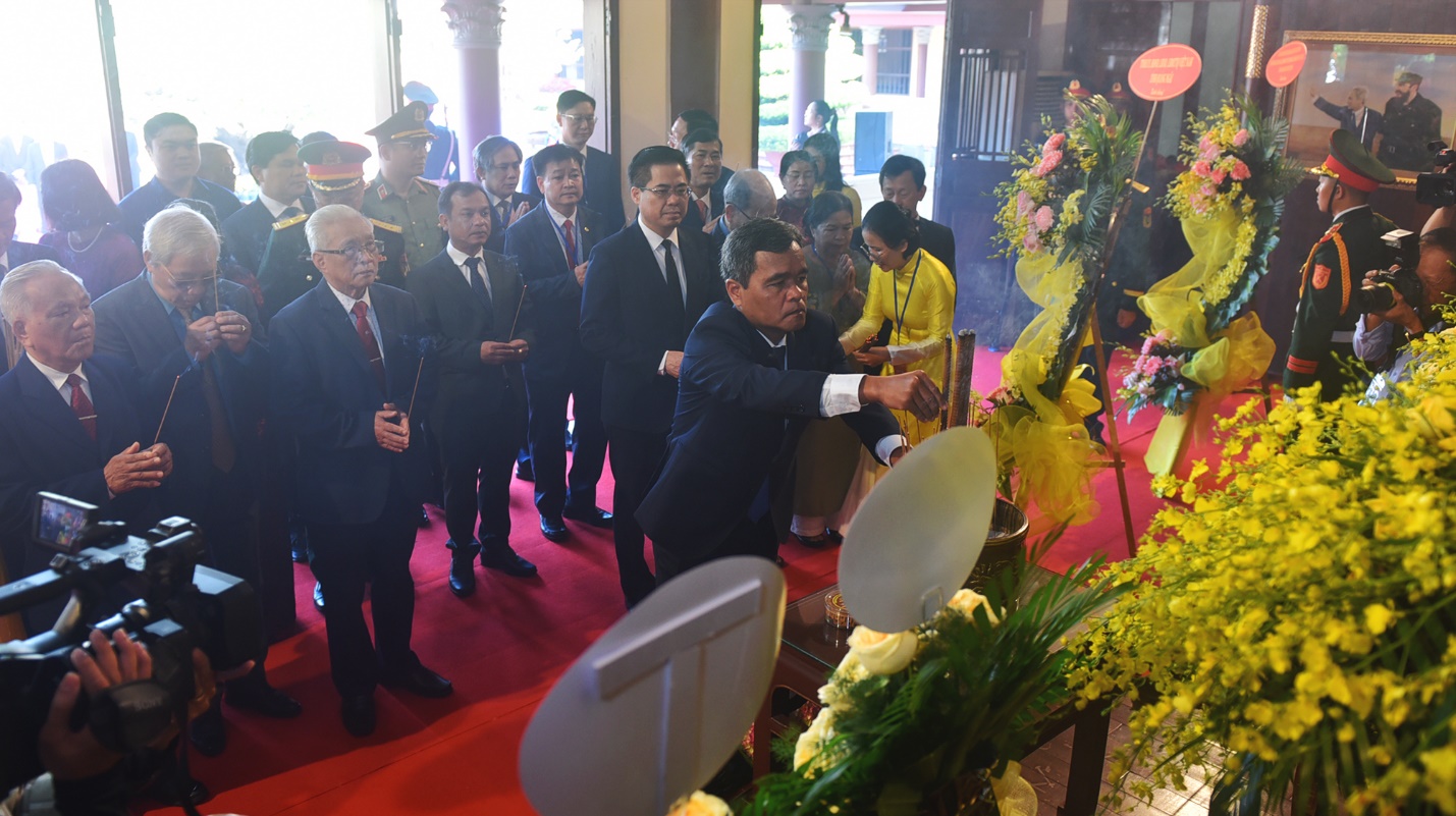 lanh dao dang, nha nuoc du le ky niem  120 nam ngay sinh thu tuong pham van dong - 22