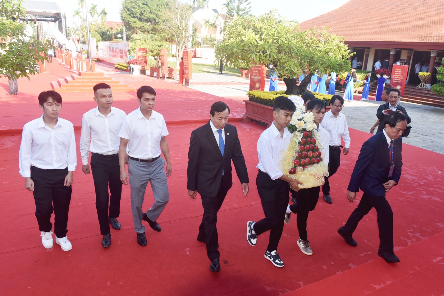 lanh dao dang, nha nuoc du le ky niem  120 nam ngay sinh thu tuong pham van dong - 24