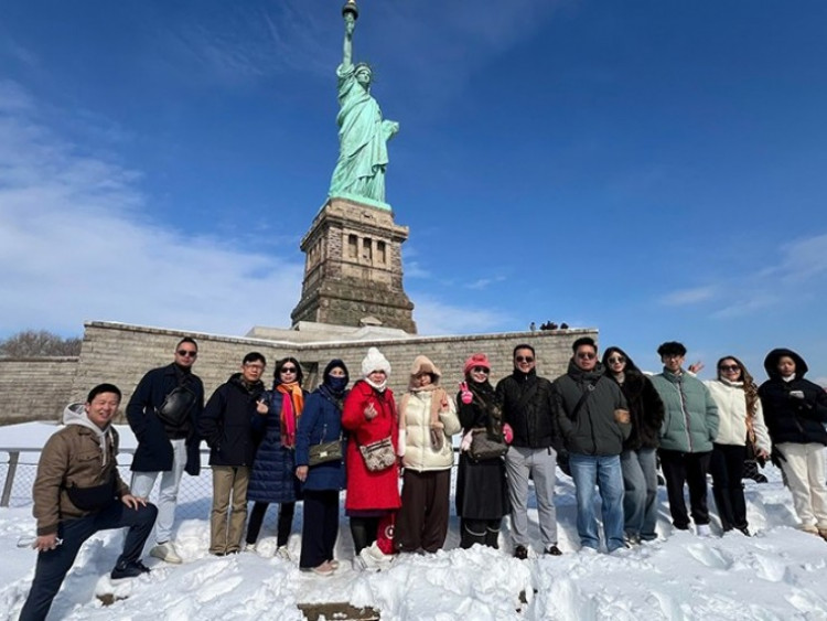 Hoàng Việt Travel tung loạt 